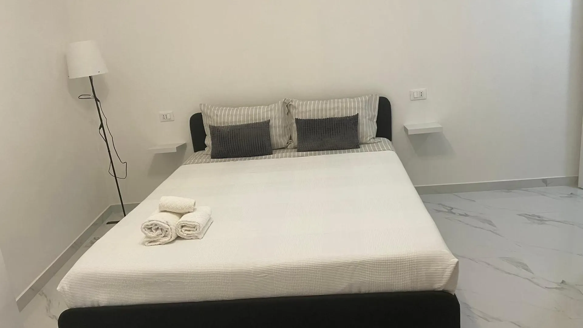 Real Home Azzano San Paolo Bed & Breakfast